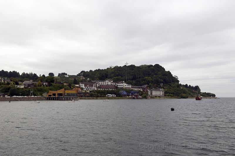 20071219 135457 D200 3900x2600.jpg - View from harbor at Puerto Varas